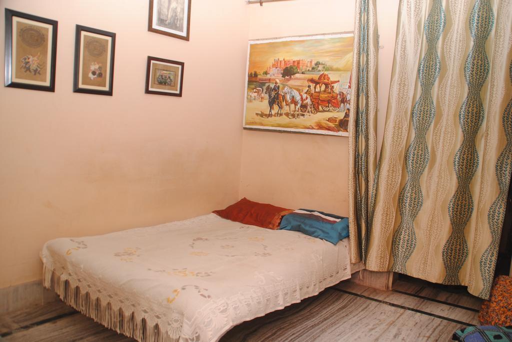 Karina Art Home Stay Bíkáner Pokoj fotografie